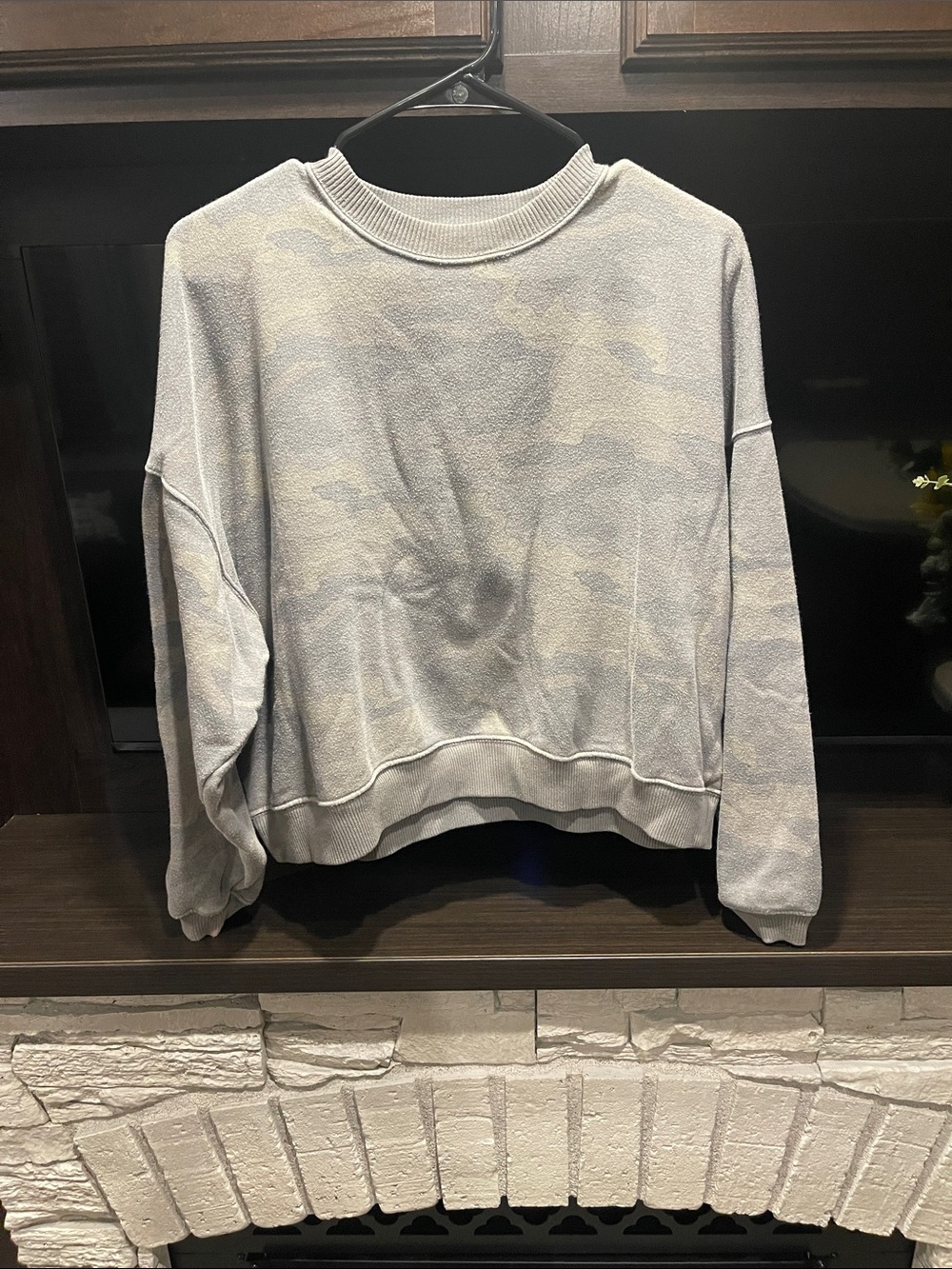 Light Gray Camouflage Crewneck Sweatshirt Cropped